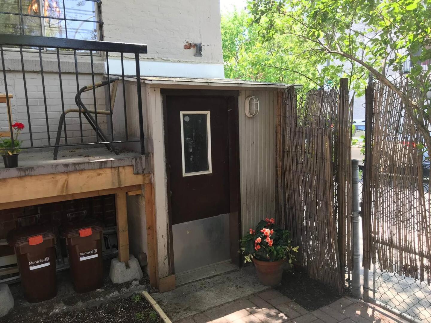 Heart Of Mtr For Memerable Experiance 2 Backyard 7Minmetro Fully Renovated & Equipped モントリオール エクステリア 写真